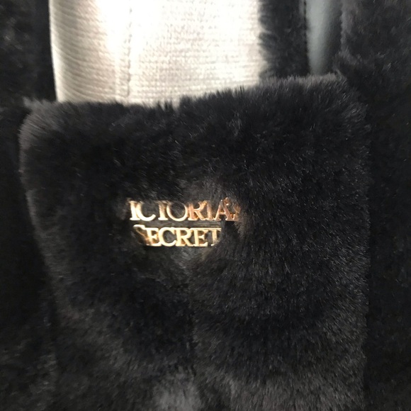 NWT Victoria’s Secret fuzzy black tote - Picture 3 of 6